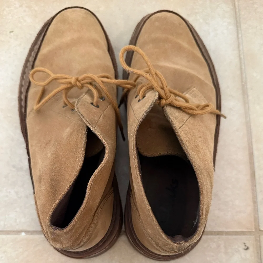 Clarks Bushacre Rand Men's 7.5 Tan Suede Leather Chukka Boots